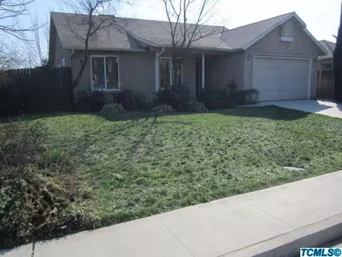 311 E Robin Ave, Visalia, CA 93291 photo 2