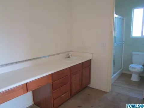 311 E Robin Ave, Visalia, CA 93291 photo 15