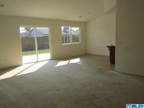 311 E Robin Ave, Visalia, CA 93291 photo 11