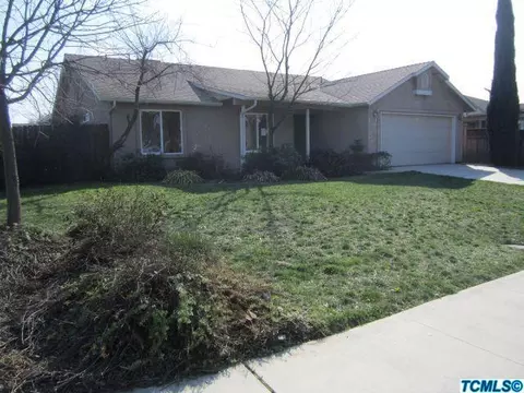 311 E Robin Ave, Visalia, CA 93291 photo 3