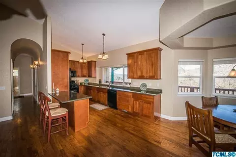 45220 Hammond Dr, Three Rivers, CA 93271 photo 6