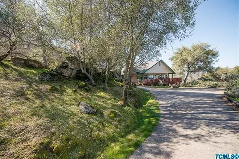 45220 Hammond Dr, Three Rivers, CA 93271 photo 3