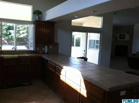 2347 N Carson Ct, Visalia, CA 93291 photo 7