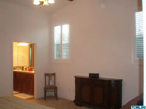2347 N Carson Ct, Visalia, CA 93291 photo 10
