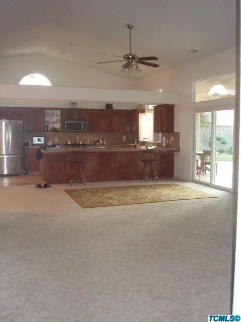 2347 N Carson Ct, Visalia, CA 93291 photo 5