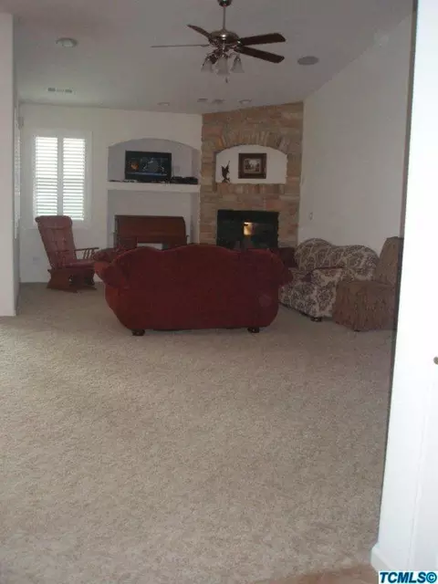 2347 N Carson Ct, Visalia, CA 93291 photo 3