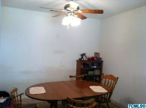 2347 N Carson Ct, Visalia, CA 93291 photo 8