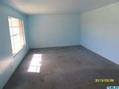 304 Harvard Ave, Coalinga, CA 93210 photo 3