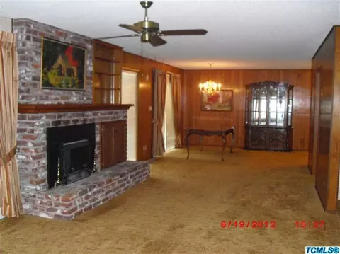 167 E Gannon Dr, Tulare, CA 93274 photo 3