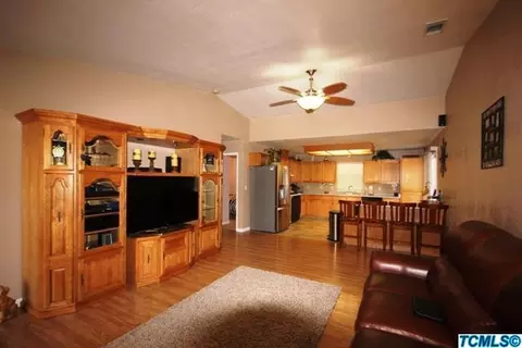 622 Birdsong Ct, Exeter, CA 93221 photo 5