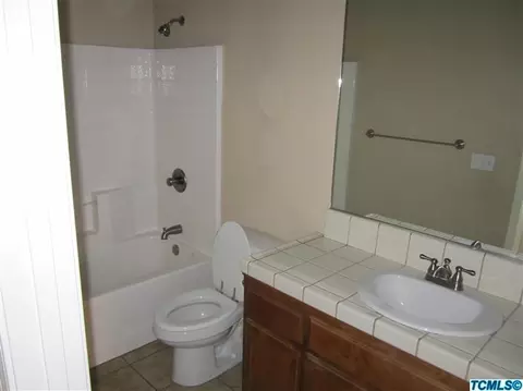 2018 E Levin Ave, Tulare, CA 93274 photo 5