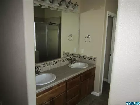 2018 E Levin Ave, Tulare, CA 93274 photo 4