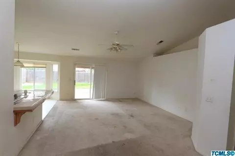 415 Tucker Ave, Sanger, CA 93657 photo 3