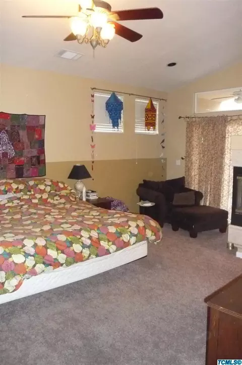 1639 E Victor Ave, Visalia, CA 93292 photo 8
