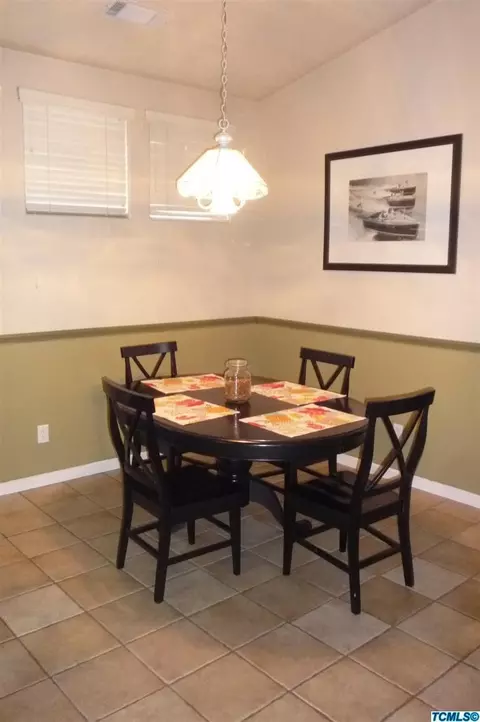 1639 E Victor Ave, Visalia, CA 93292 photo 5