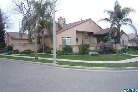 1639 E Victor Ave, Visalia, CA 93292 photo 2