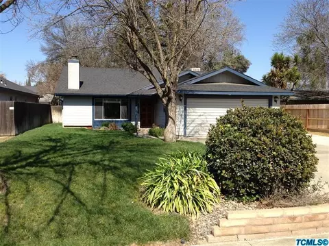 4014 W Iris Ave, Visalia, CA 93277 photo 1