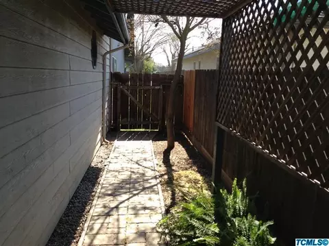4014 W Iris Ave, Visalia, CA 93277 photo 12