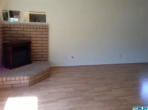 4014 W Iris Ave, Visalia, CA 93277 photo 8