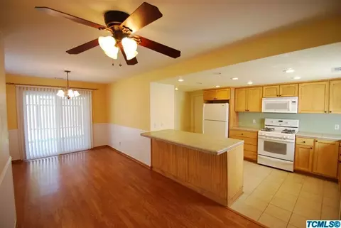 3024 E Grove Ave, Visalia, CA 93292 photo 4