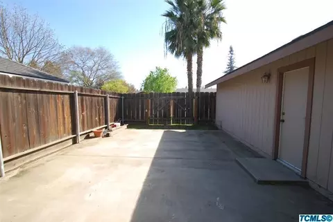 3024 E Grove Ave, Visalia, CA 93292 photo 21