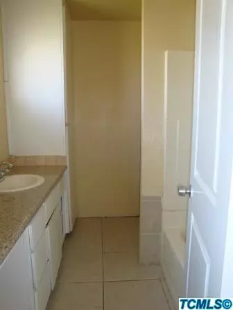 18327 Jackson Ave, Lemoore, CA 93245 photo 9