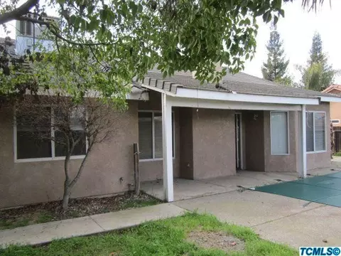 320 S Summit Dr, Visalia, CA 93292 photo 4