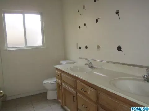 320 S Summit Dr, Visalia, CA 93292 photo 14