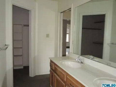 320 S Summit Dr, Visalia, CA 93292 photo 18