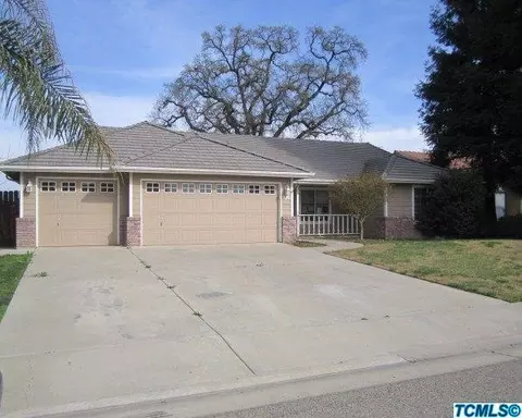 320 S Summit Dr, Visalia, CA 93292 photo 3