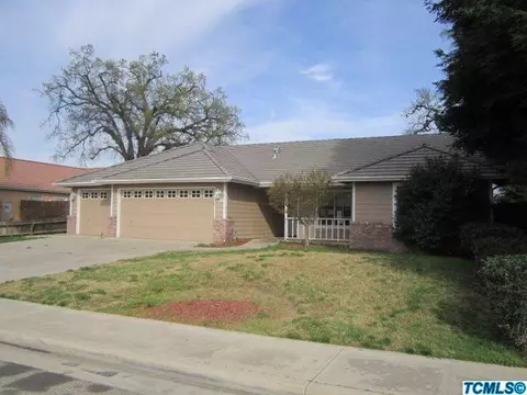 320 S Summit Dr, Visalia, CA 93292 photo 2