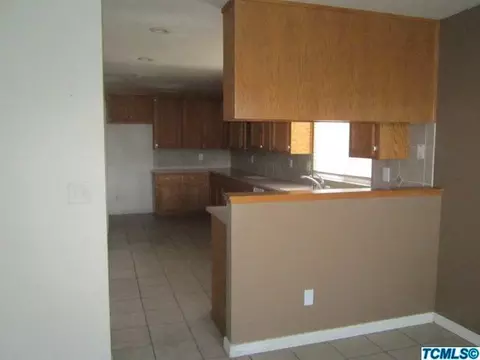 320 S Summit Dr, Visalia, CA 93292 photo 9