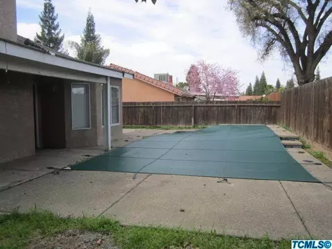 320 S Summit Dr, Visalia, CA 93292 photo 21