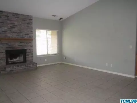 320 S Summit Dr, Visalia, CA 93292 photo 17