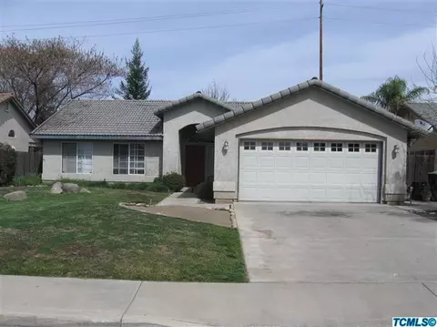 524 E Conway Ct, Visalia, CA 93292 photo 2