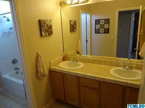 3710 E Cambridge Ct, Visalia, CA 93292 photo 15