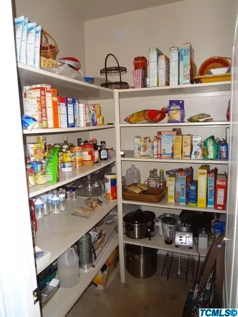 3710 E Cambridge Ct, Visalia, CA 93292 photo 8