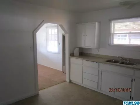1906 N Giddings St, Visalia, CA 93291 photo 12