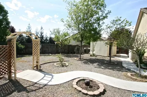 2216 N Mendonca Ct, Visalia, CA 93291 photo 30