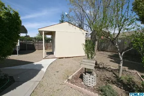 2216 N Mendonca Ct, Visalia, CA 93291 photo 33