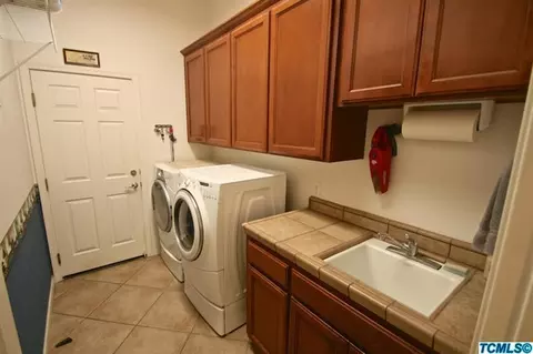 2216 N Mendonca Ct, Visalia, CA 93291 photo 24