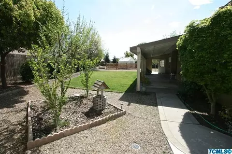 2216 N Mendonca Ct, Visalia, CA 93291 photo 31