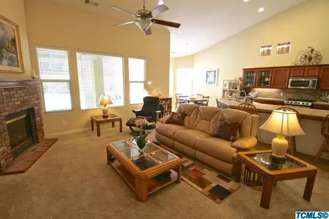 2216 N Mendonca Ct, Visalia, CA 93291 photo 13
