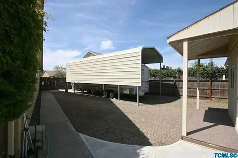 2216 N Mendonca Ct, Visalia, CA 93291 photo 35