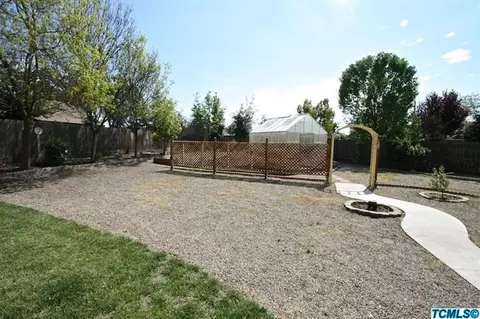 2216 N Mendonca Ct, Visalia, CA 93291 photo 28