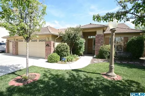 2216 N Mendonca Ct, Visalia, CA 93291 photo 2