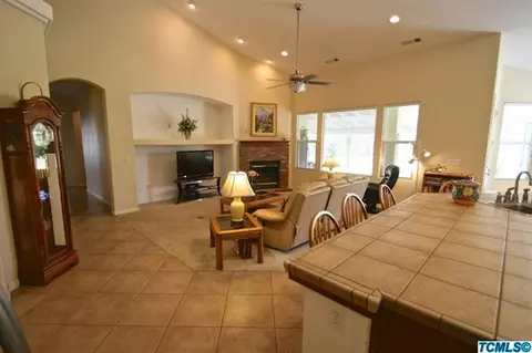 2216 N Mendonca Ct, Visalia, CA 93291 photo 11
