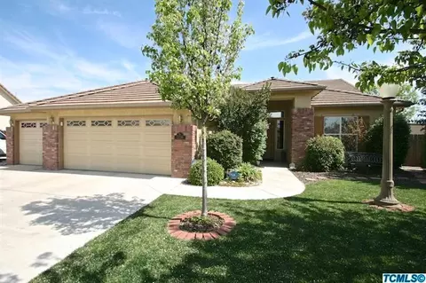 2216 N Mendonca Ct, Visalia, CA 93291 photo 1