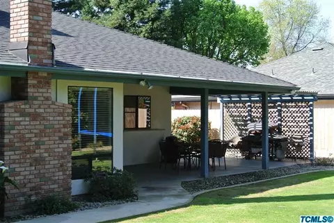 1020 E Cambridge Ave, Visalia, CA 93292 photo 11
