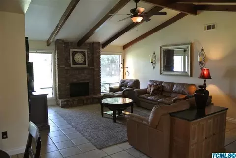1020 E Cambridge Ave, Visalia, CA 93292 photo 4